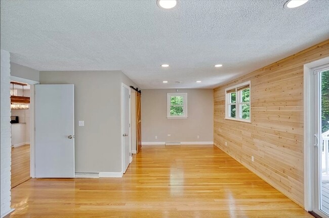 Building Photo - 12 Joyce Rd