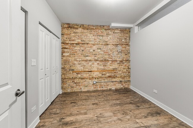 Building Photo - 3 Bedroom Apartment in River North - June 1st
