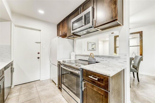 Building Photo - 10326 Bridgeland Ln