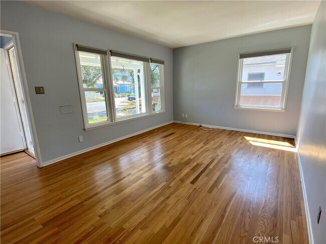 Building Photo - 15439 Harvard Blvd