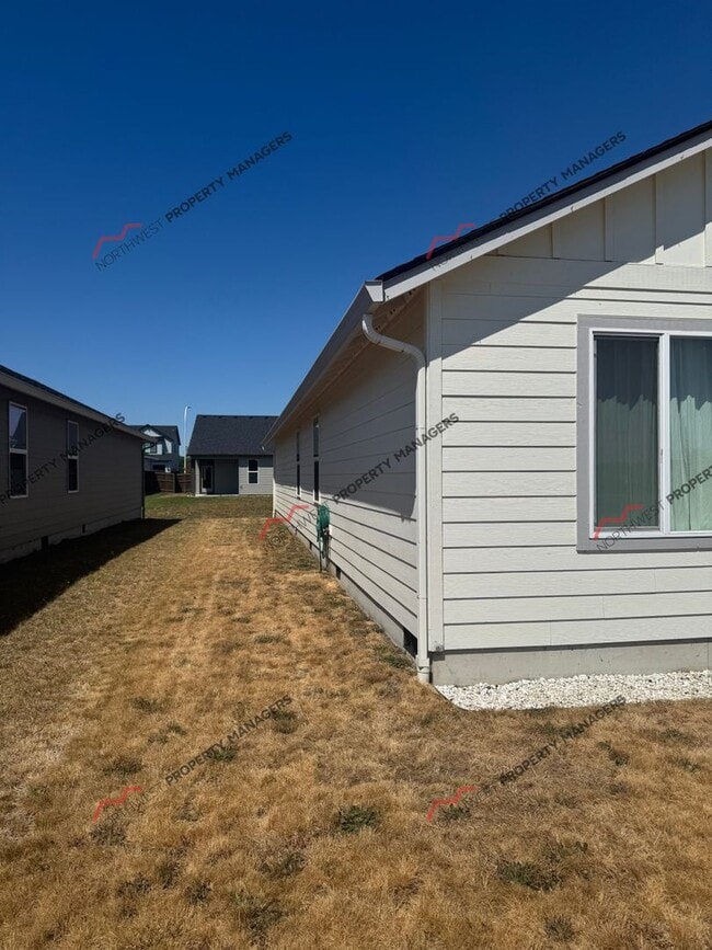 Building Photo - STATUS: AVAILABLE- | R190| $2095