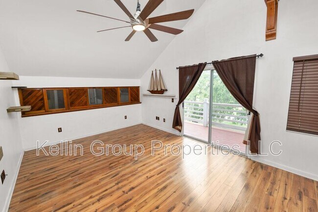 Building Photo - 9934 Peninsular Dr