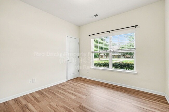 Building Photo - 10420 Benfield Rd