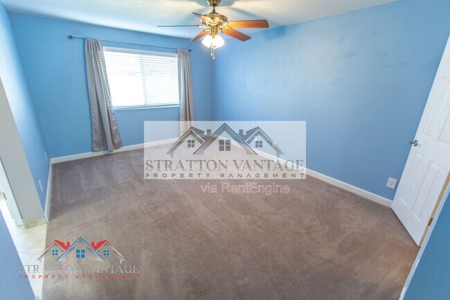 Building Photo - 944 W Meseto Ave