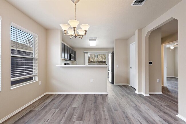 Building Photo - 1617 Anise Dr