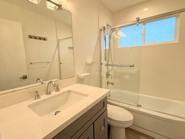 Building Photo - 8139 E Mulberry St