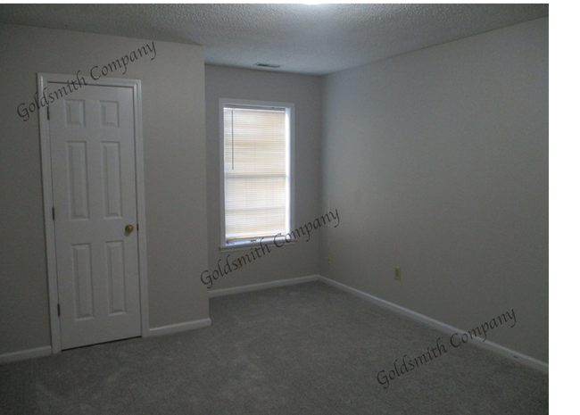 Building Photo - 11 Townes Creek Ct