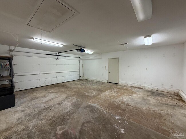 Building Photo - 7707 Beechwood Dr
