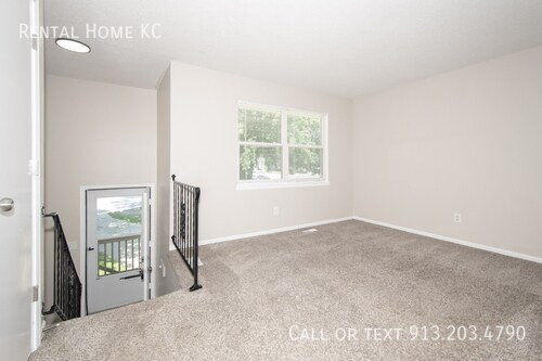 Building Photo - 16413 W 123rd St