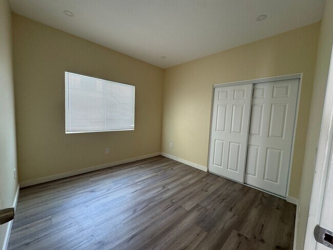 Building Photo - 2121 Ocean View Blvd