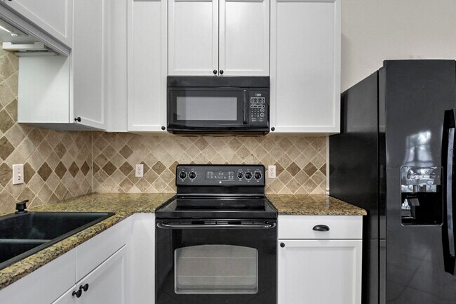 Building Photo - 7870 Blackwood Ln