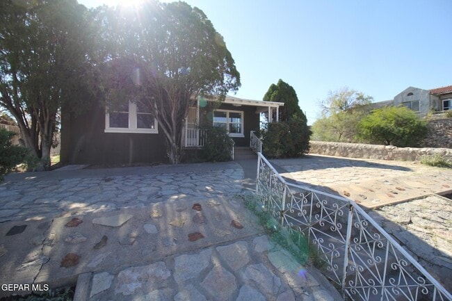 Building Photo - 3200 Richmond Ave