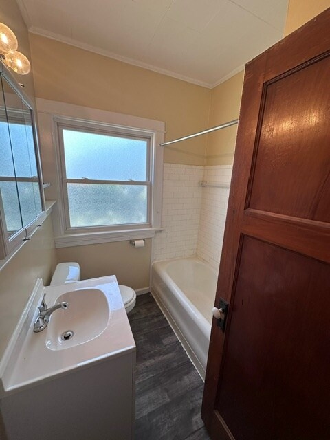 Bathroom - 1824 Elsmere Ave