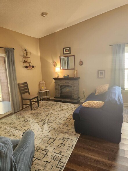 Building Photo - 405 Brown Rd