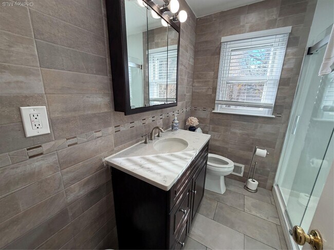 Building Photo - 380 Eds Rd