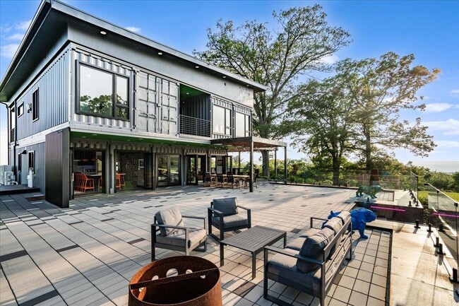 Building Photo - 398 Scofield Mountain Rd