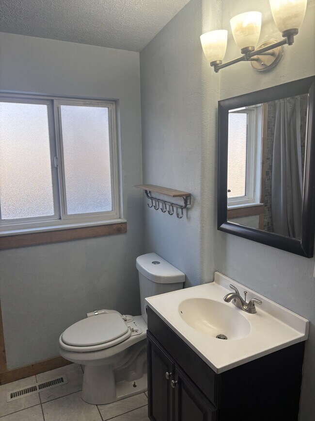 Building Photo - 964 Stokes Ave