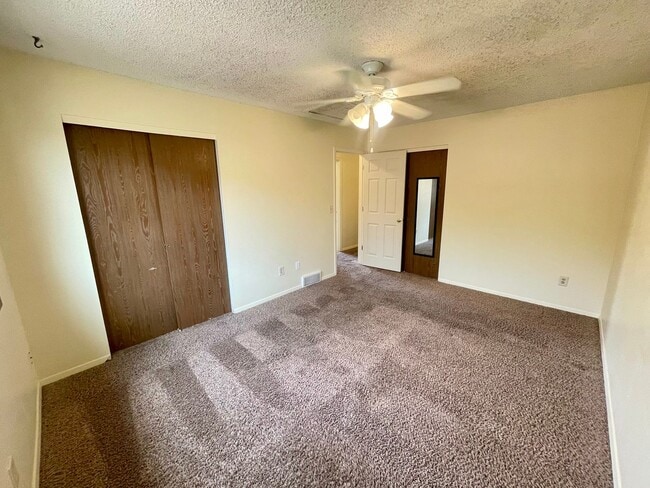 Building Photo - 4 Bed, 2 Bath Loveland, CO Home- Fenced Backyard, A/C, & 2 Car Garage!