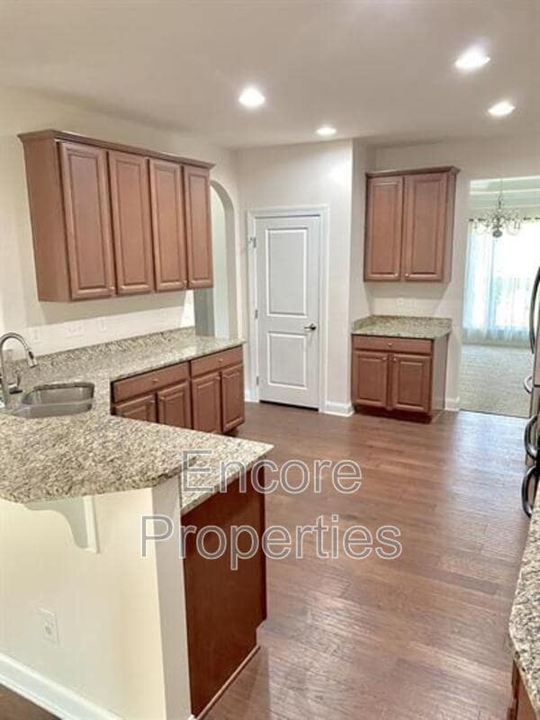 Building Photo - 2057 Aventon Ln