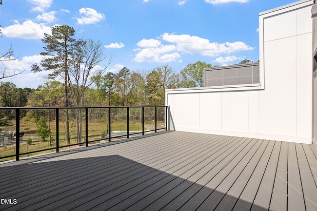 Building Photo - 2017 Jade St