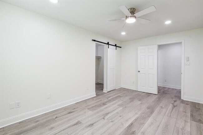 Building Photo - 527 FM 787