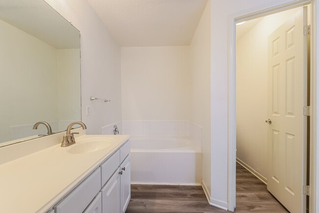 Building Photo - 16924 Tableland Trail