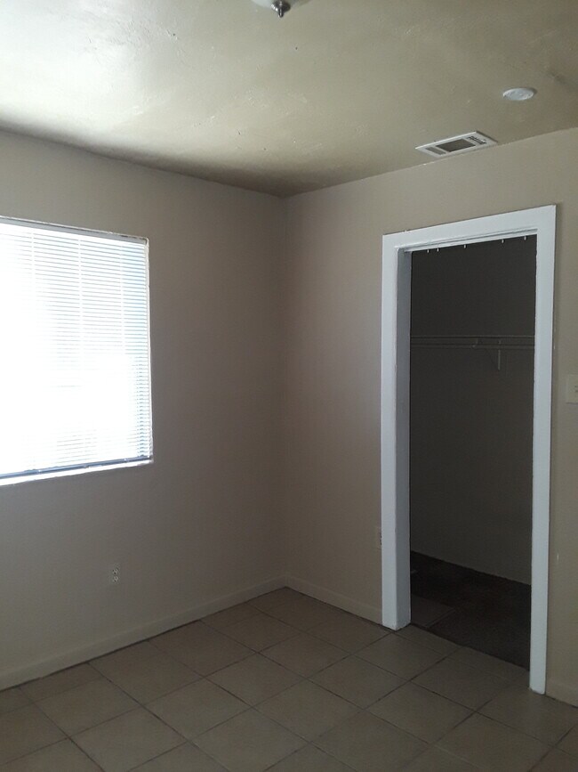 Building Photo - 5935 Garden Ave
