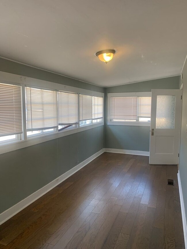 Building Photo - Fully gated Charming craftsman Two bedroom...