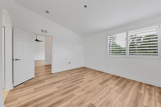Building Photo - 7269 Fountain Palm Cir