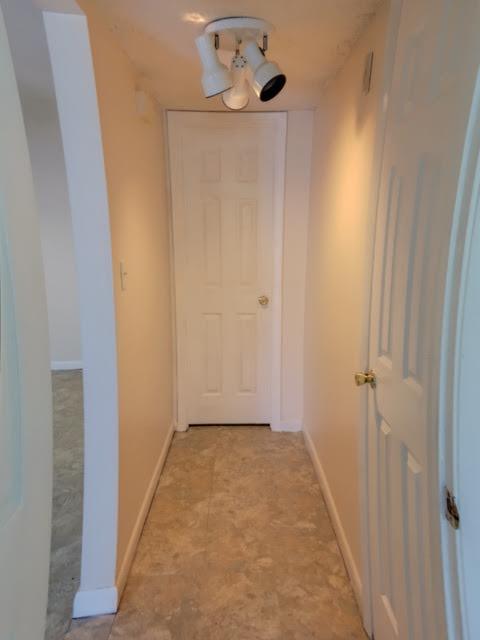 Building Photo - 304 Cherokee Ct