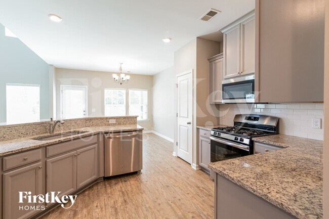 Building Photo - 772 Redbud Ln