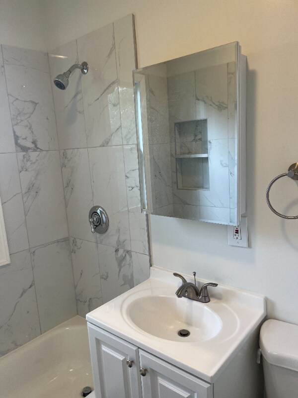 Building Photo - 9-11 Oakland Terrace