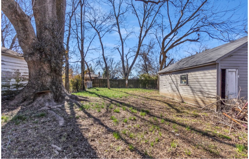 Building Photo - 3067 Pershing Ave