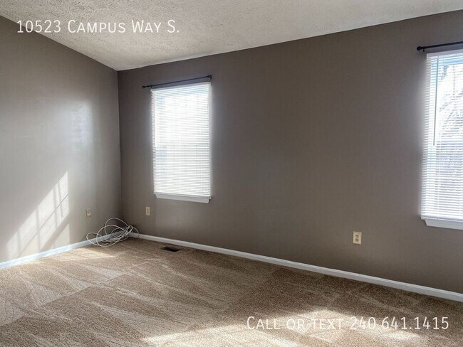 Building Photo - 10523 Campus Way S