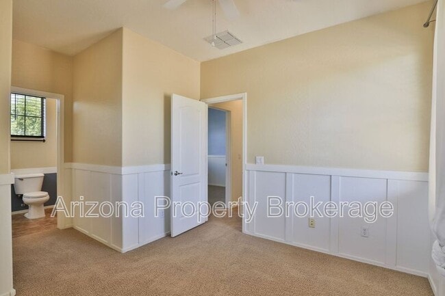 Building Photo - 875 S Porter St