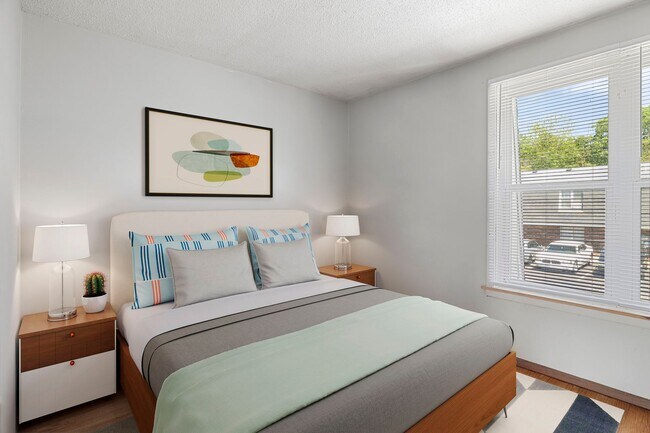 Building Photo - 1 Bedroom/ 1 Bathroom Apartments- Great Location! Pet Friendly!