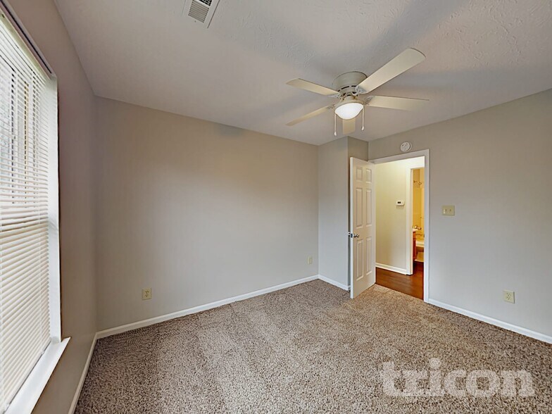 Building Photo - 4811 Oakforge Dr