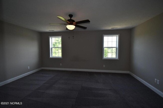 Building Photo - 274 N Saylor St