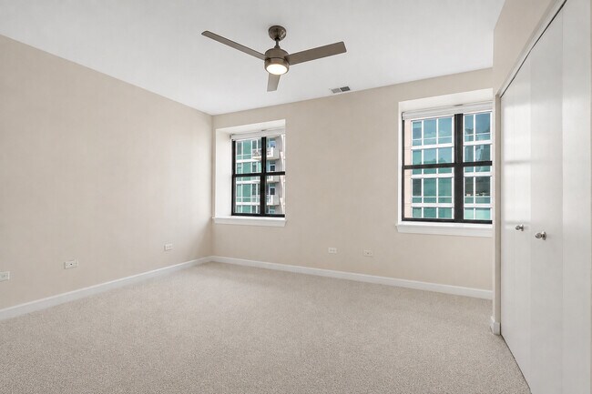 Building Photo - 451 W Huron St