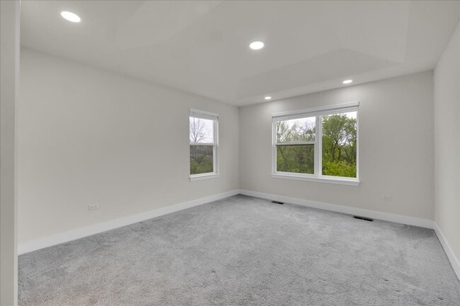 Building Photo - 29W710 Cambridge Ct