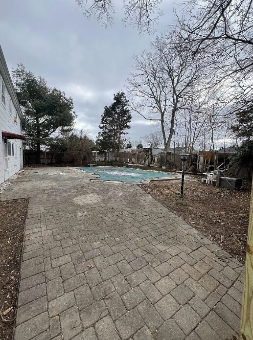 Building Photo - 331 Colonial Dr