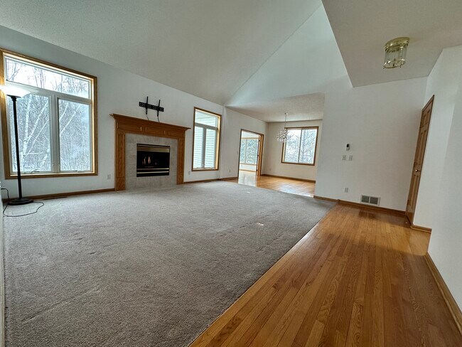 Building Photo - 1620 Spinaker Dr