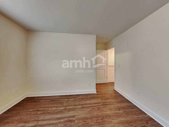 Building Photo - 203 Gregory Dr