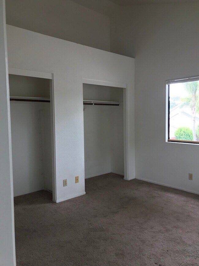 Building Photo - 6845 Pasado