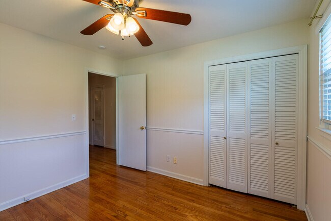 Building Photo - 3003 Stratford Dr