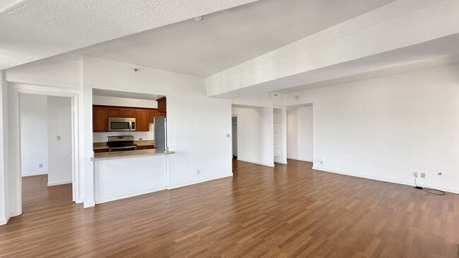 Building Photo - VIEWS from this Renovated & Spacious Apartment at Pacific Park Plaza