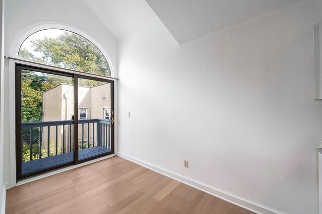 Building Photo - 79 Sherman Pl