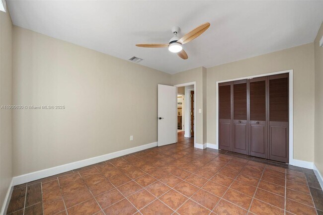 Building Photo - 6150 SW 15th St