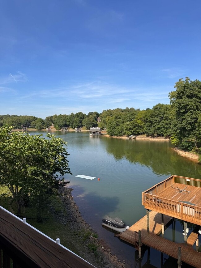 Building Photo - 3 Bedroom || 3.5 Bathroom - Lakefront Townhome