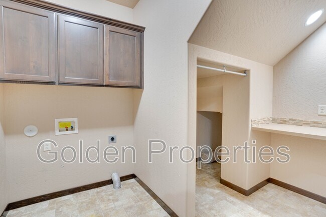 Building Photo - 2636 W Renoir Dr
